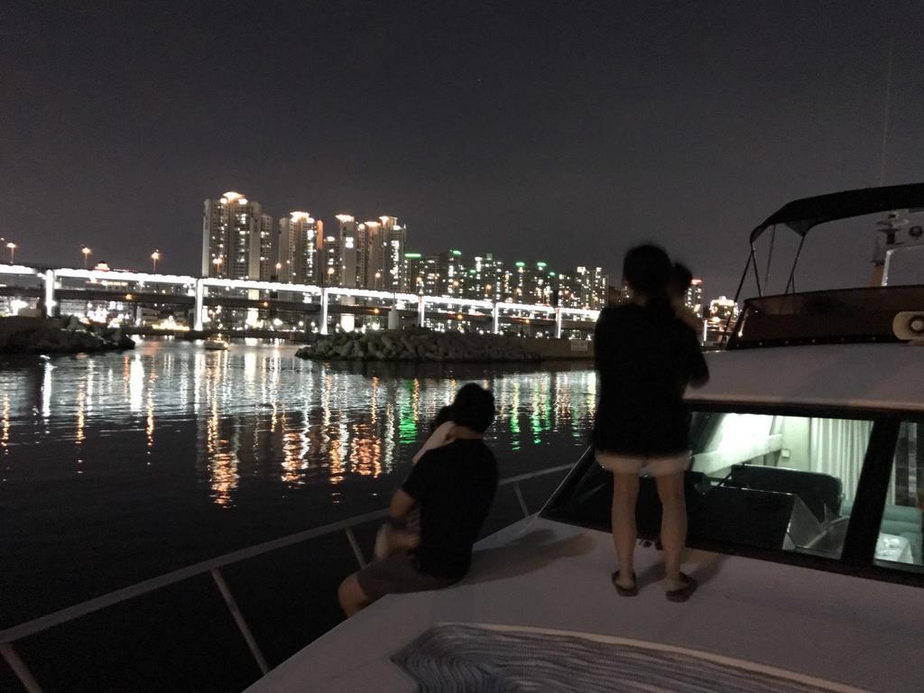 Sea And Yacht Hotell Busan Exteriör bild