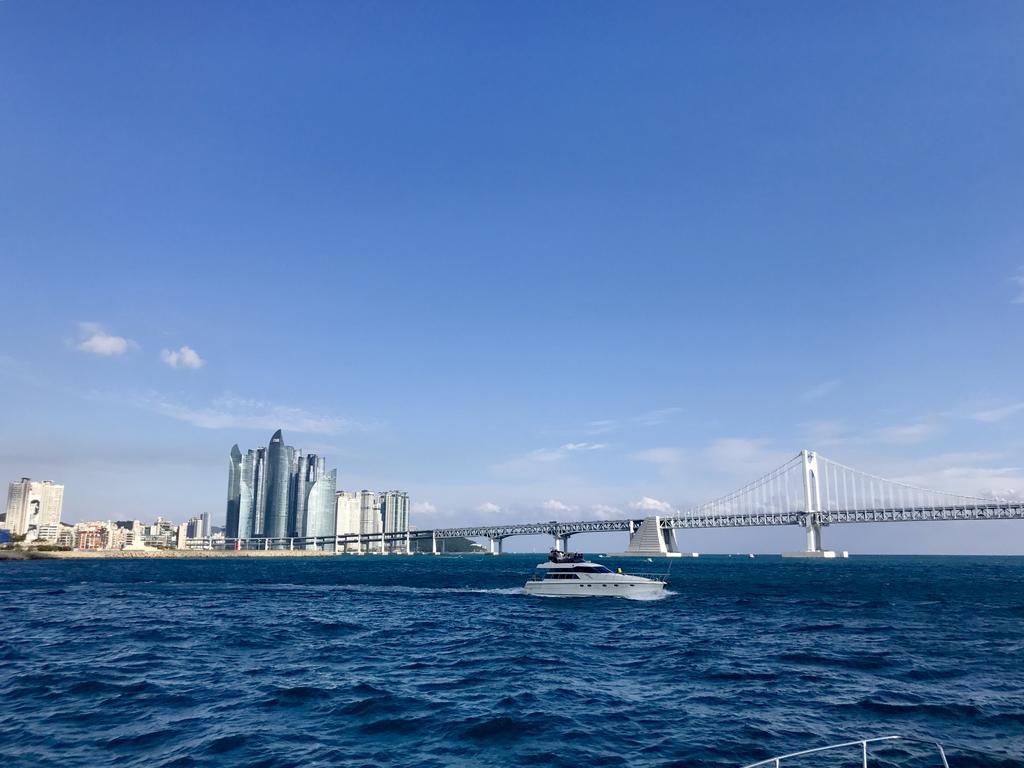 Sea And Yacht Hotell Busan Exteriör bild