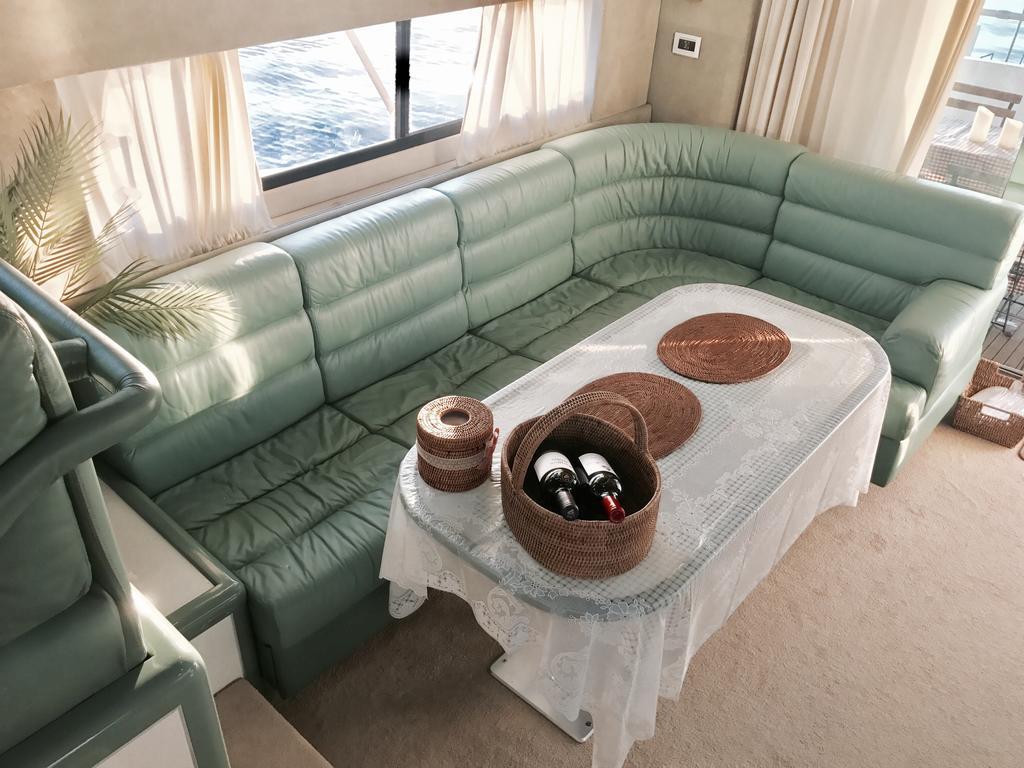 Sea And Yacht Hotell Busan Exteriör bild