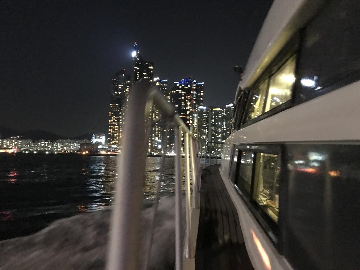 Sea And Yacht Hotell Busan Exteriör bild